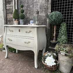 Grey Hand Painted French Country / Gustavian Style Bombe Chest Of Drawers 