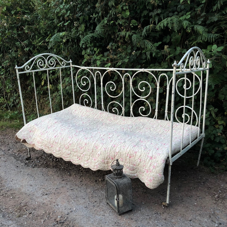 RESERVED! Vintage French Country White Metal Folding Day Bed on Caster ...